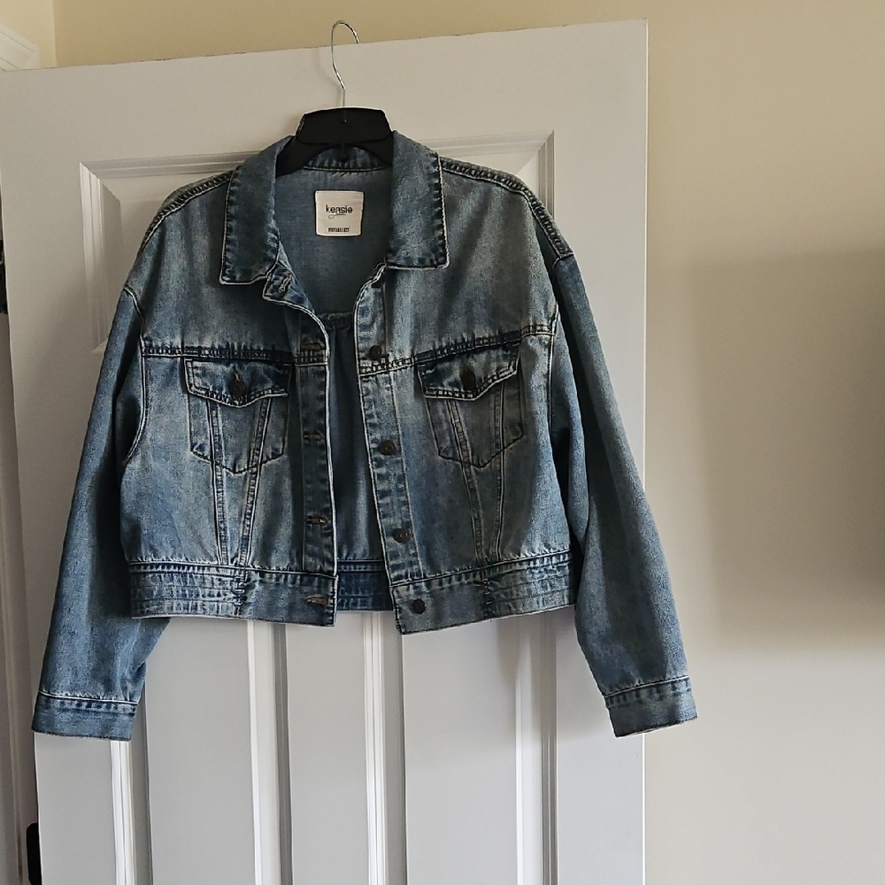 Kensie Faded Blue Cropped Denim Jacket